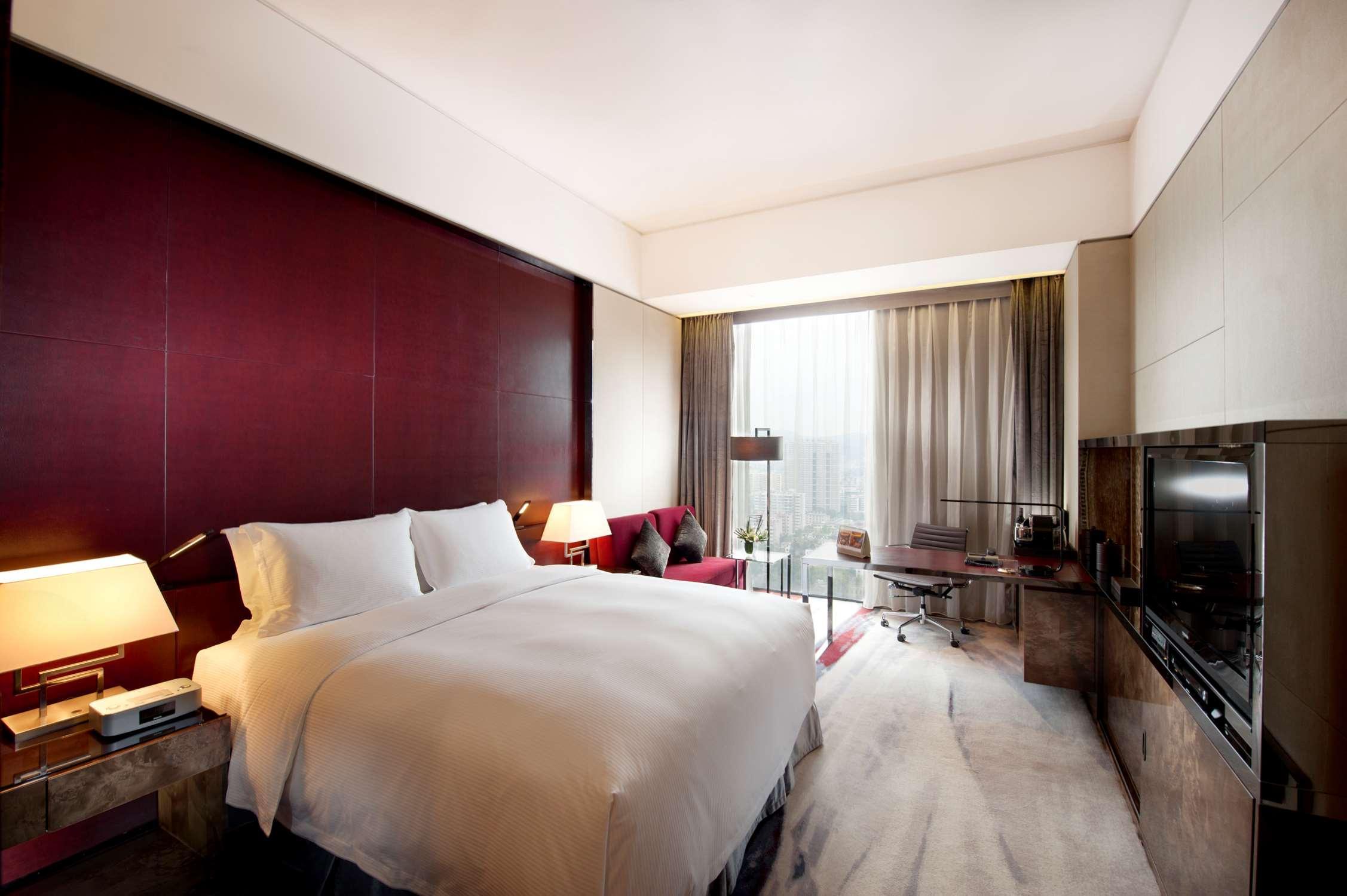 Hotel Hilton Tianhe: Fair Shuttle & Registration Guangzhou