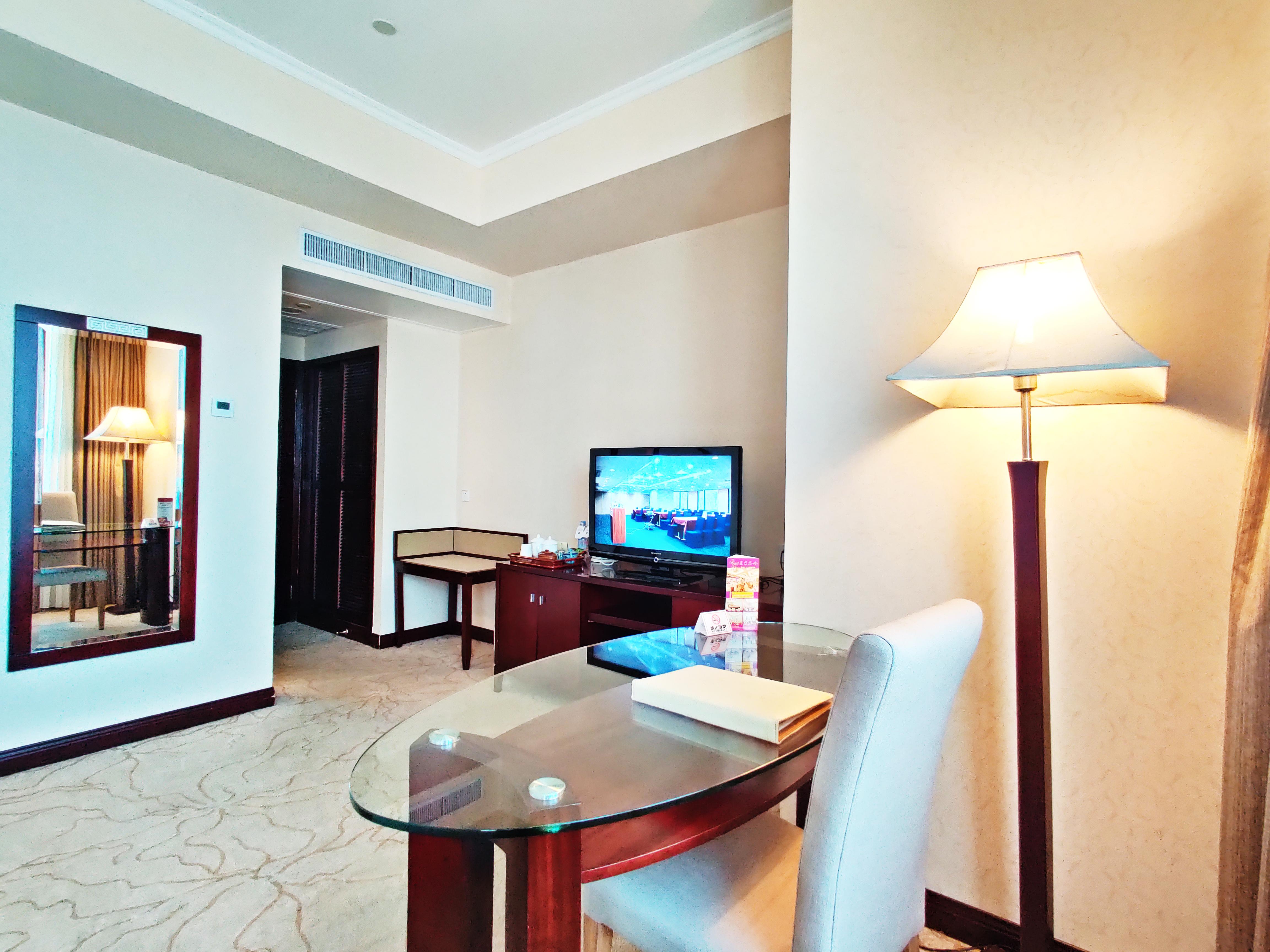 Majestic 4* Canton