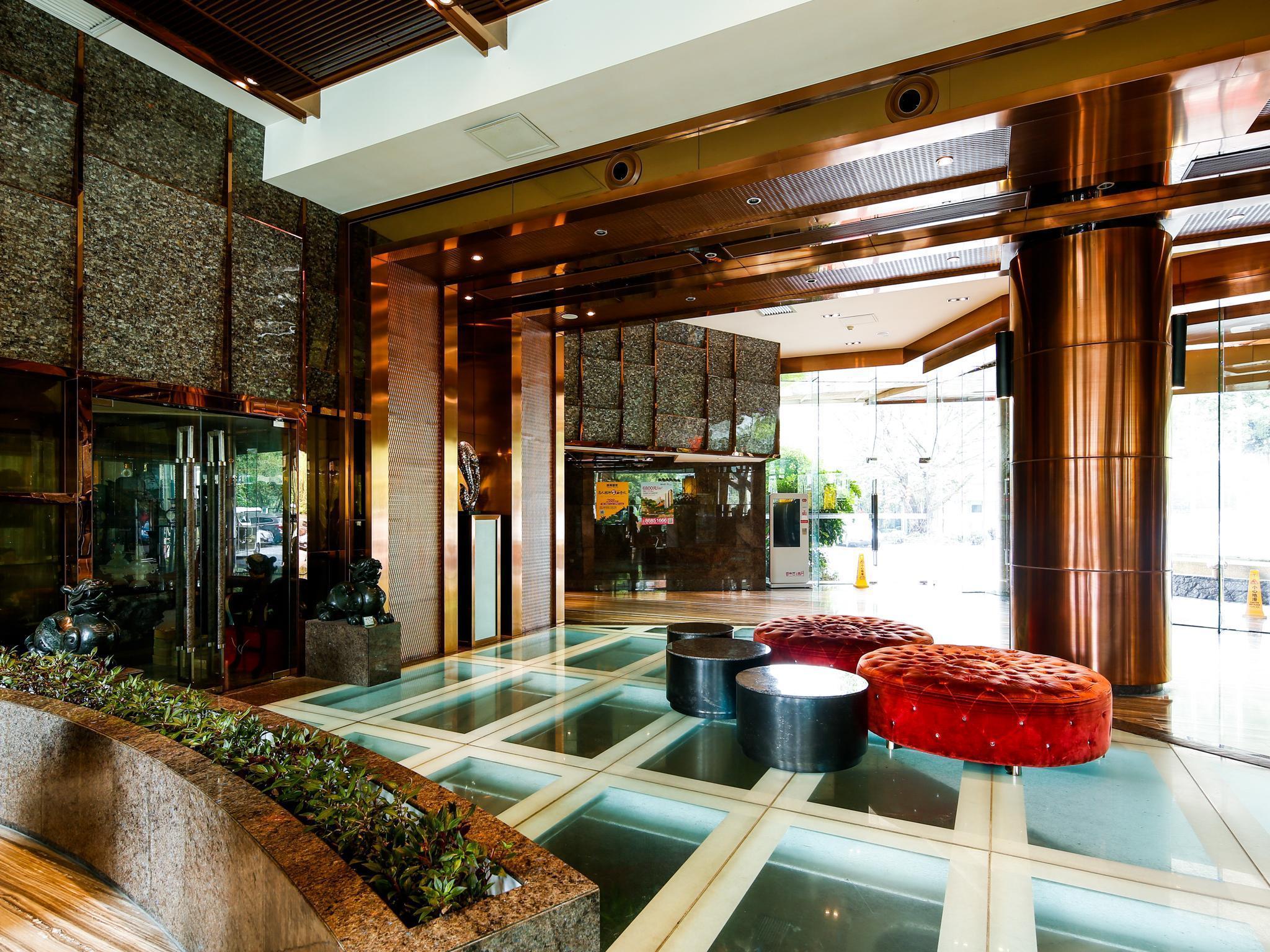 Yihe Hotel 5*
