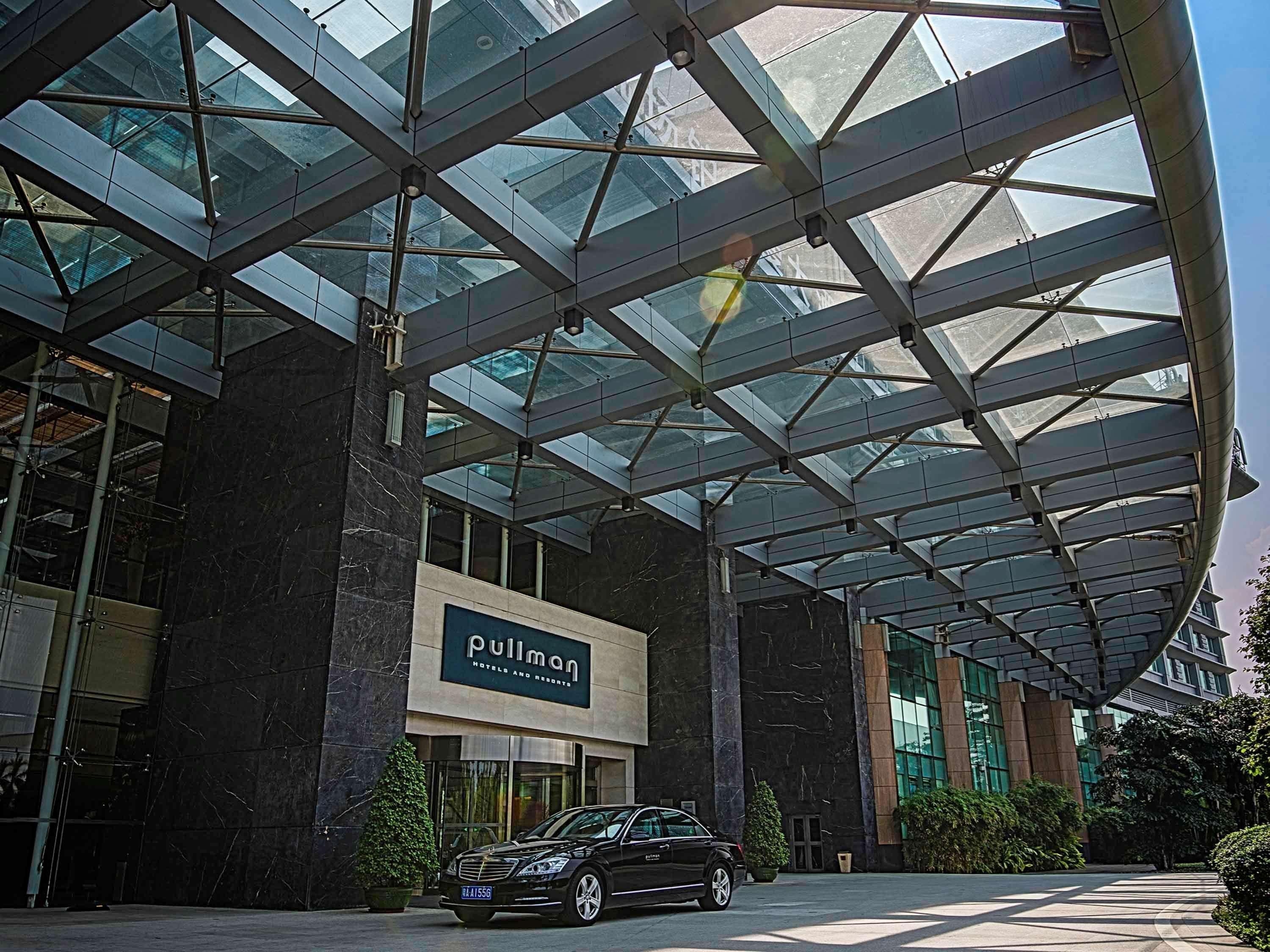Pullman Baiyun Airport - Free Shuttle Bus & Official Registration Agency During Fair Hotel