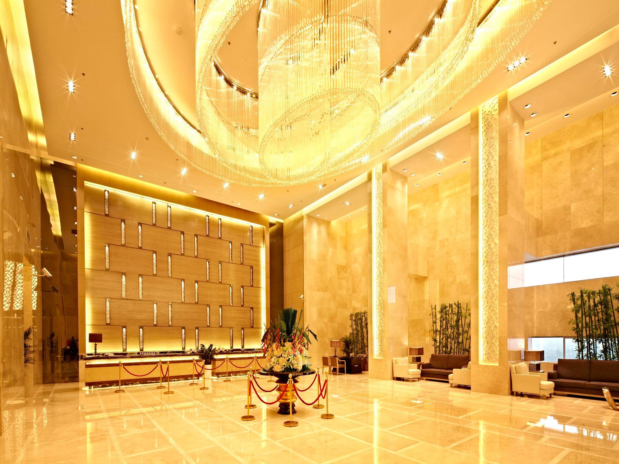 Pearl River International - Canmetro Line 11 Yijing Lu Station 4*