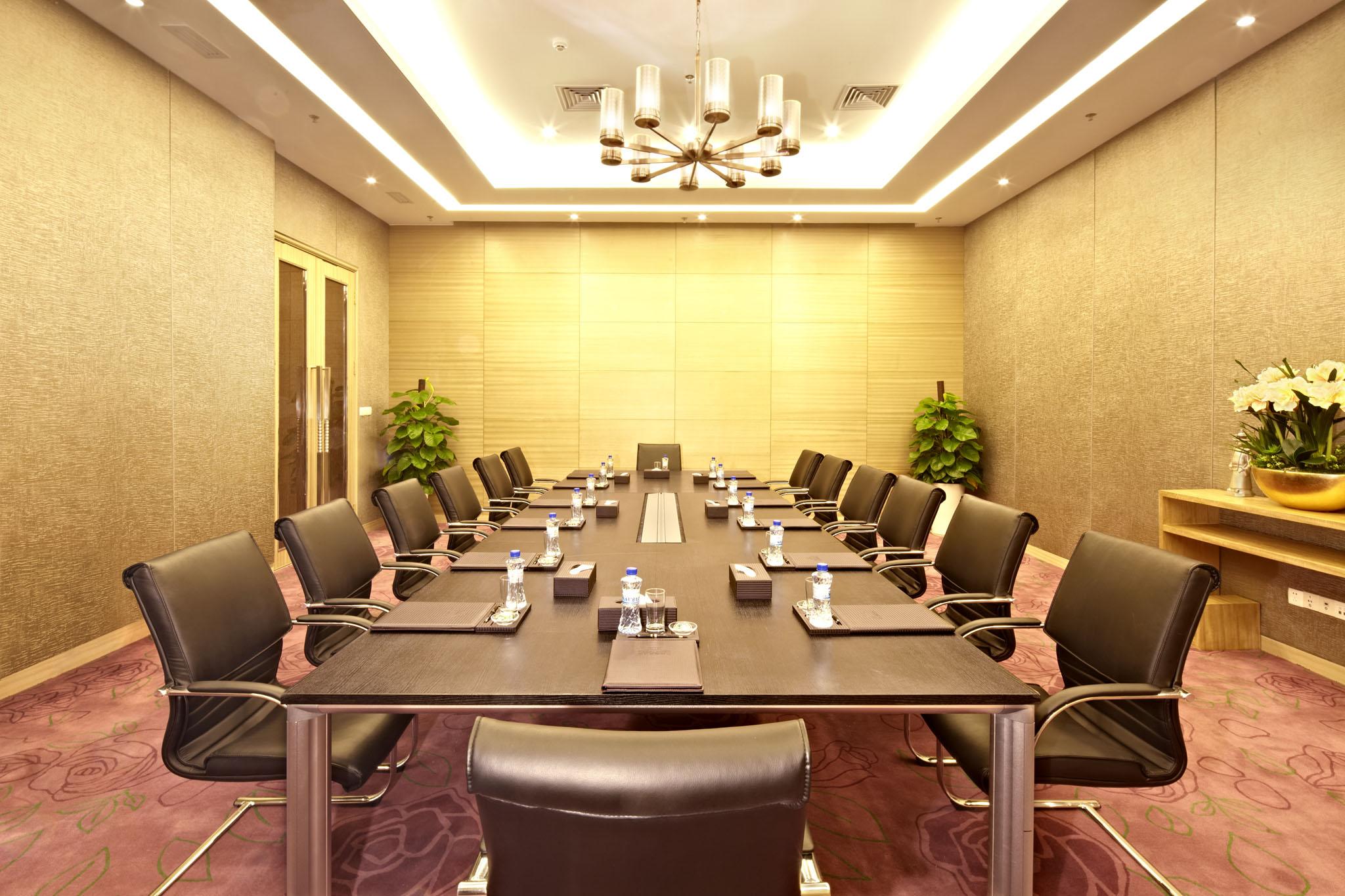 Pearl River International - Canmetro Line 11 Yijing Lu Station Hotel