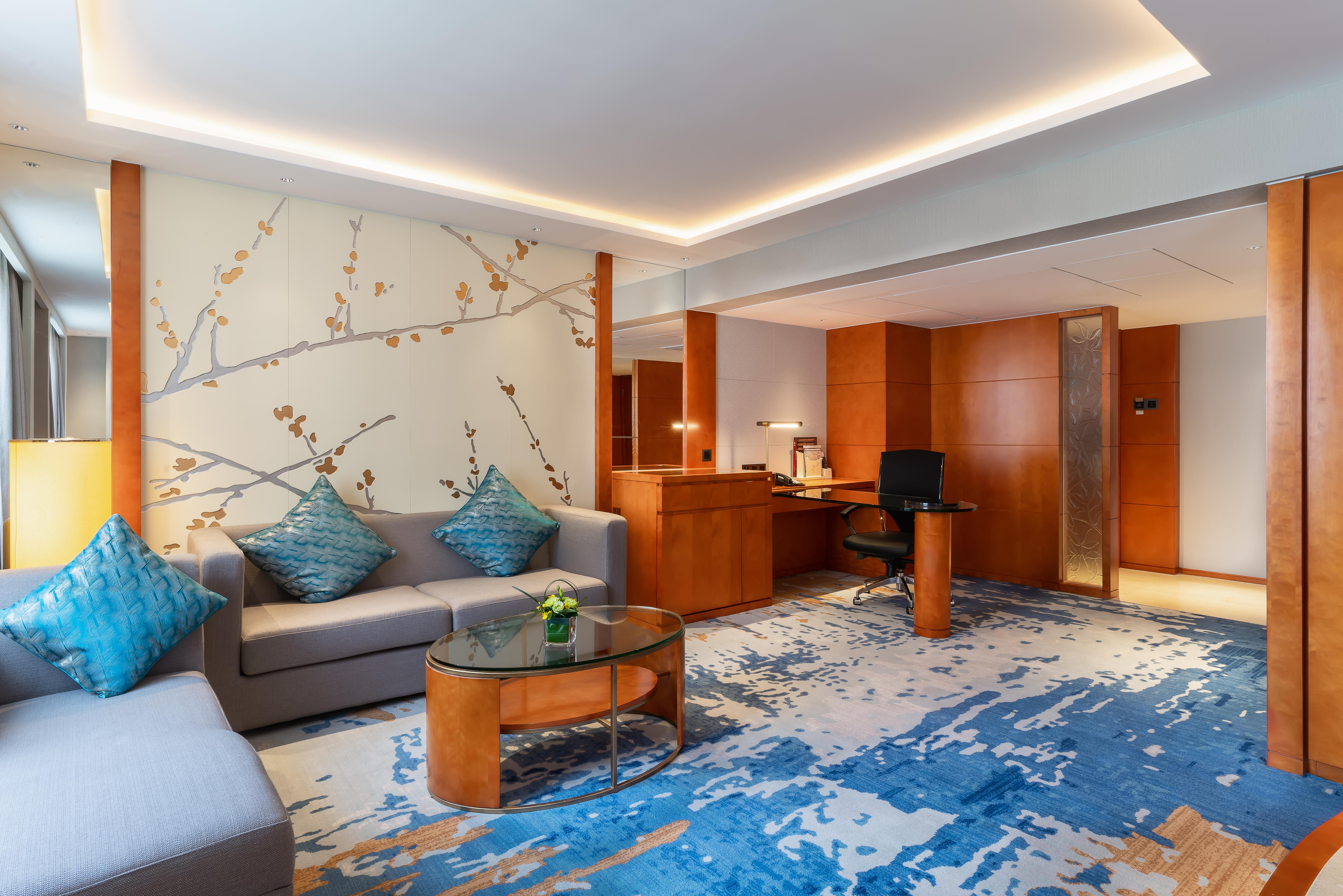 Hotel China - Subway Direct To Pazhou Exhibition Center, Free Shuttle During Fair & Exhibitor Registration Counter