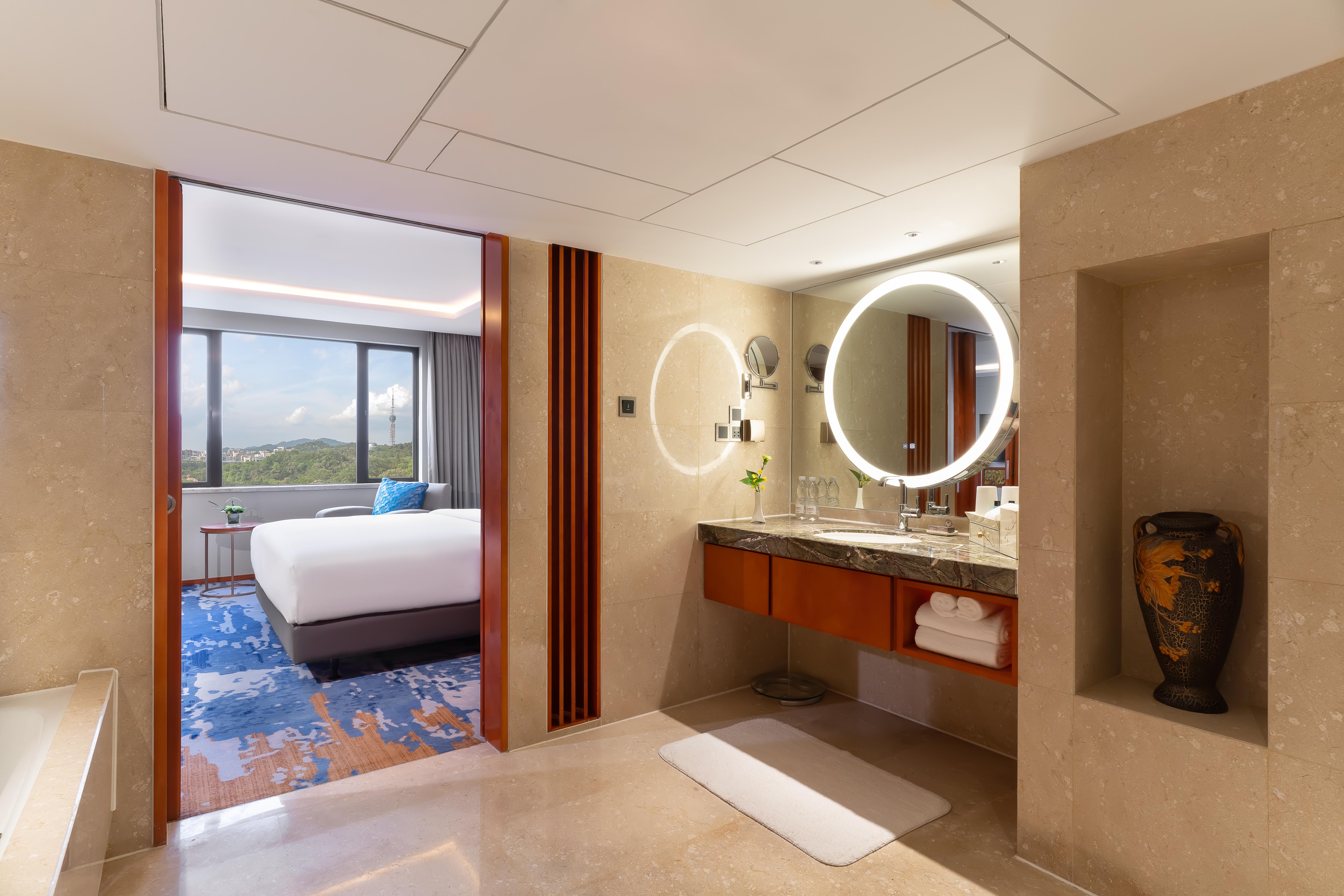 Hotel China - Subway Direct To Pazhou Exhibition Center, Free Shuttle During Fair & Exhibitor Registration Counter 5*