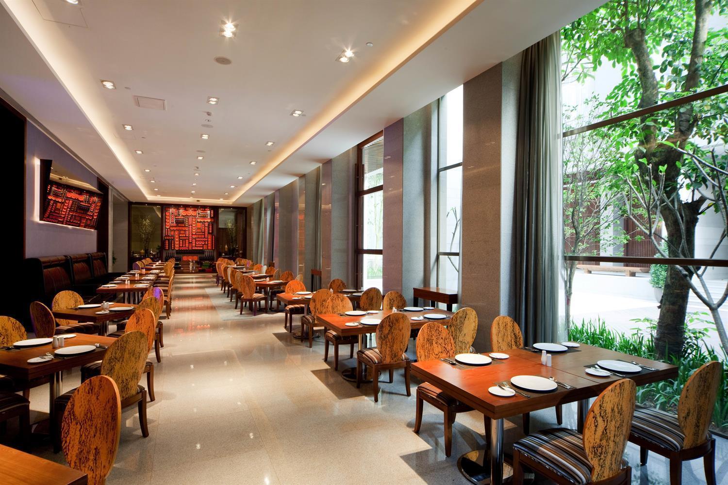 Carat Hotel 4*