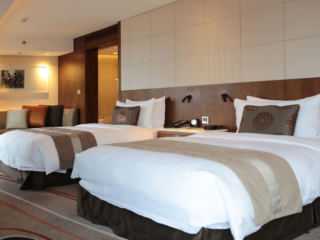 White Swan Hotel 5*