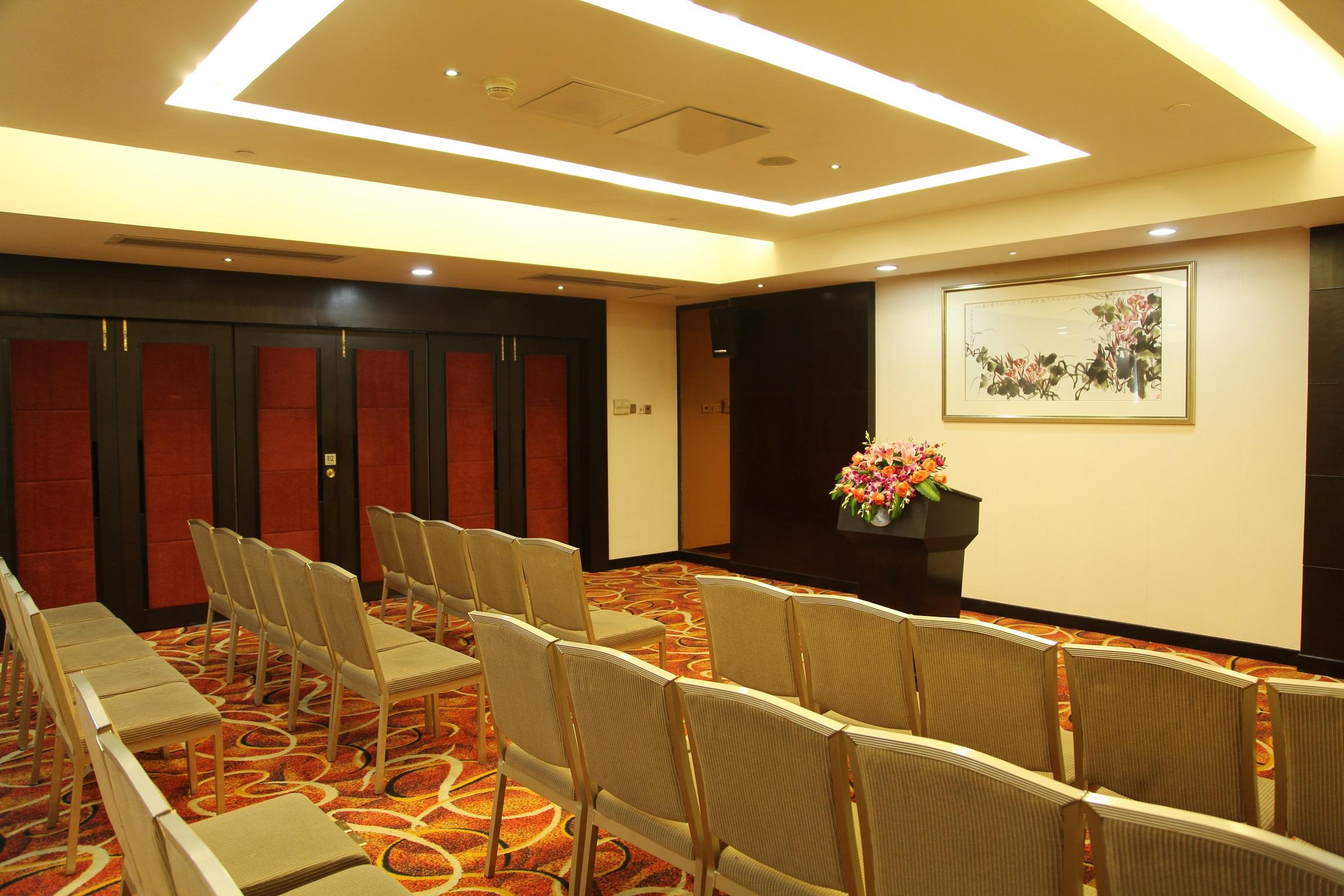 Landmark International 4*