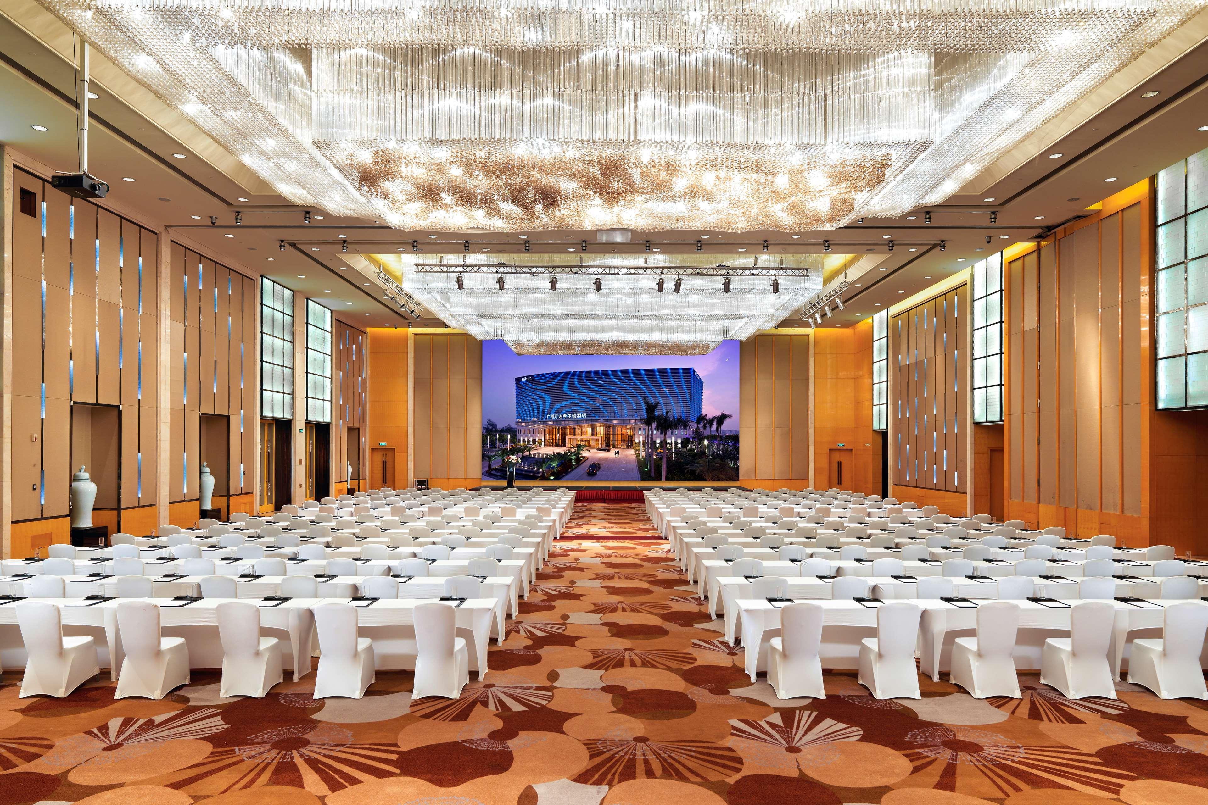 Hilton Baiyun - Free Shuttle For Fair Period, Close To Luhu Golf Club & Leather Market Hotel 5*