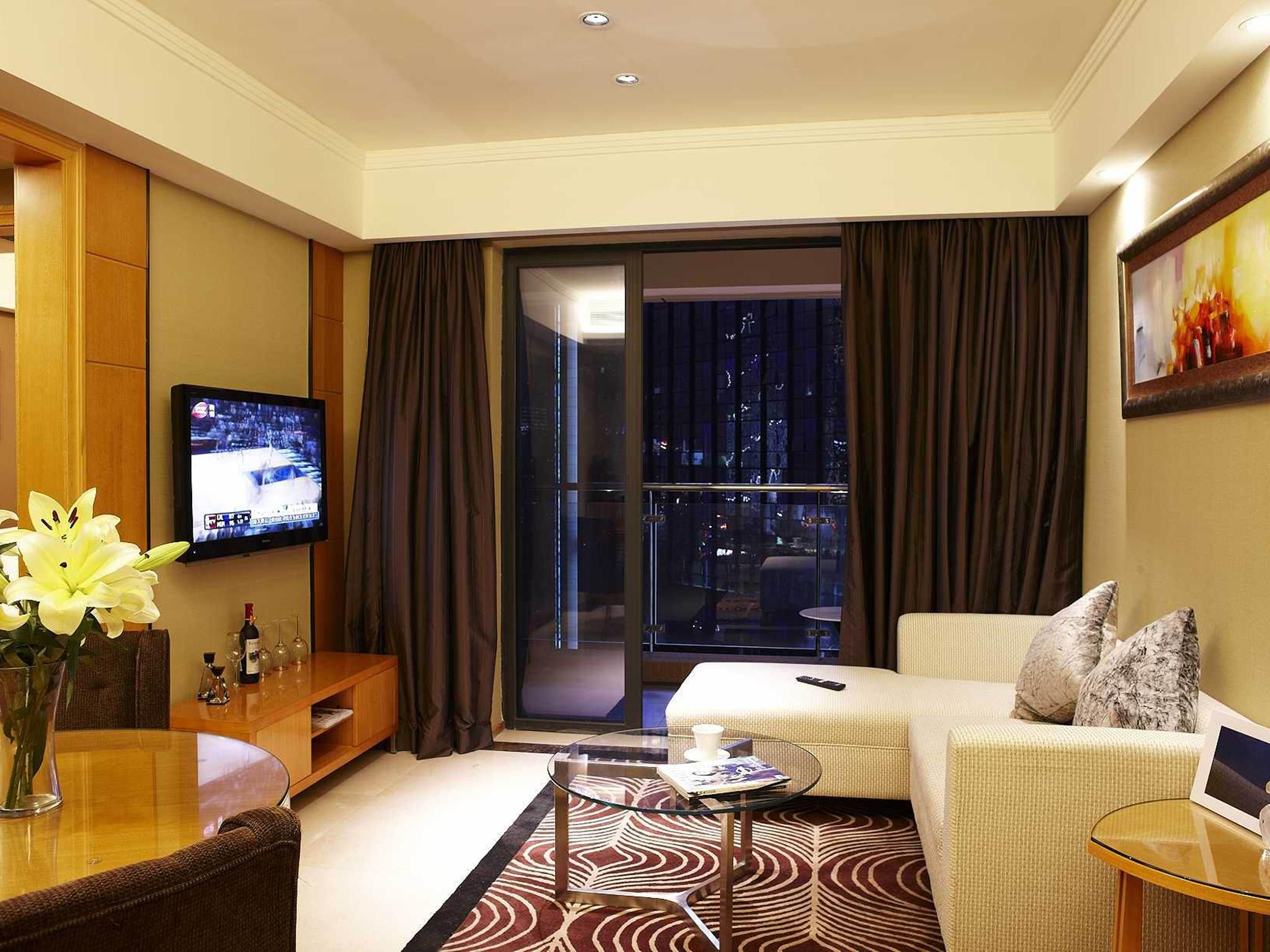 Dan Executive Zhujiang New Town-freeshuttle Bus To Cantonfair Duringcanton Fair Period 4* Guangzhou