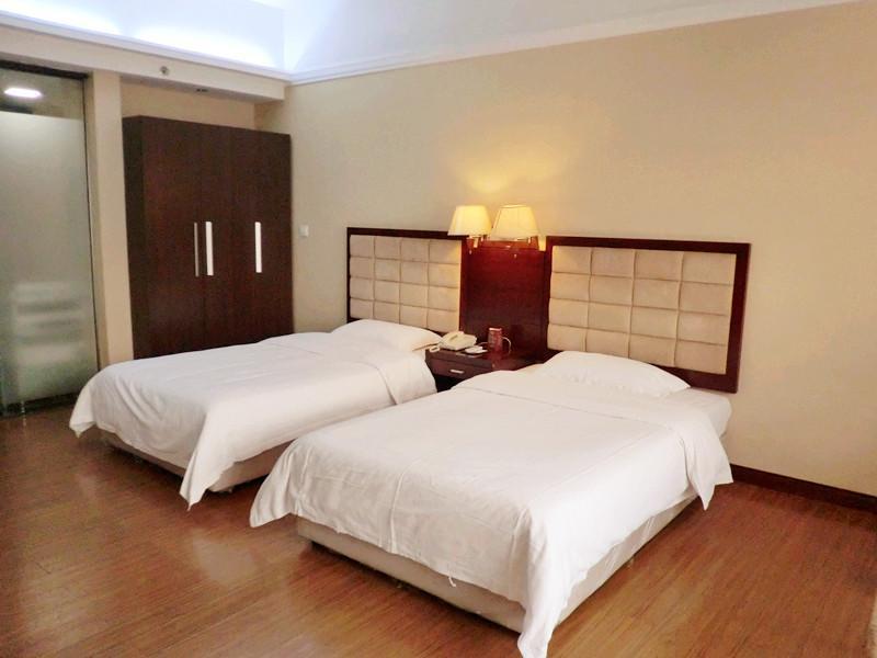 Yinfeng North Station Branch, Huacheng Road Subway Station Branch Aparthotel