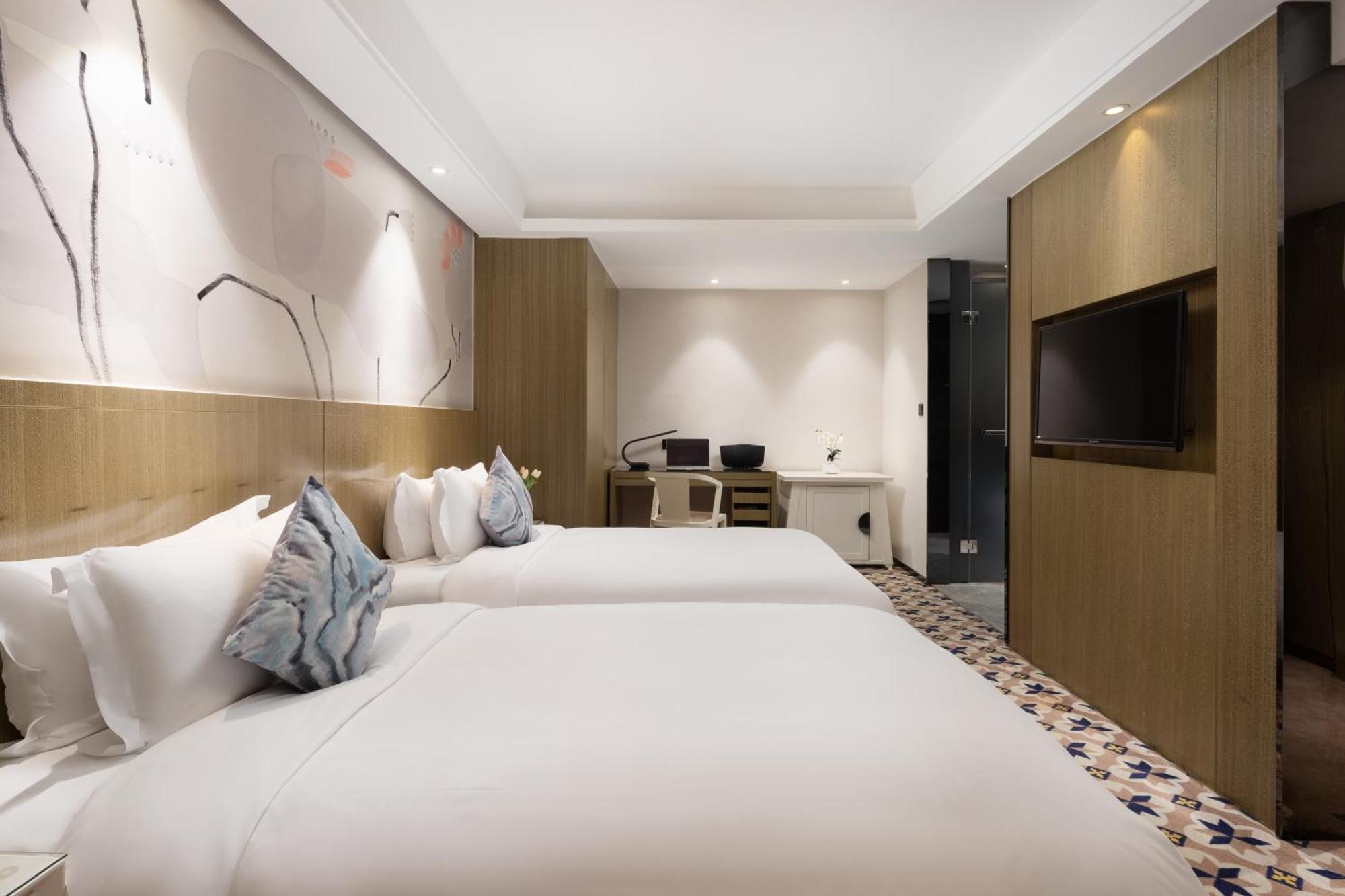 Paco Hotel Gangding Metro Guangzhou-Free Shuttle Bus Fir Canton Fair 4*