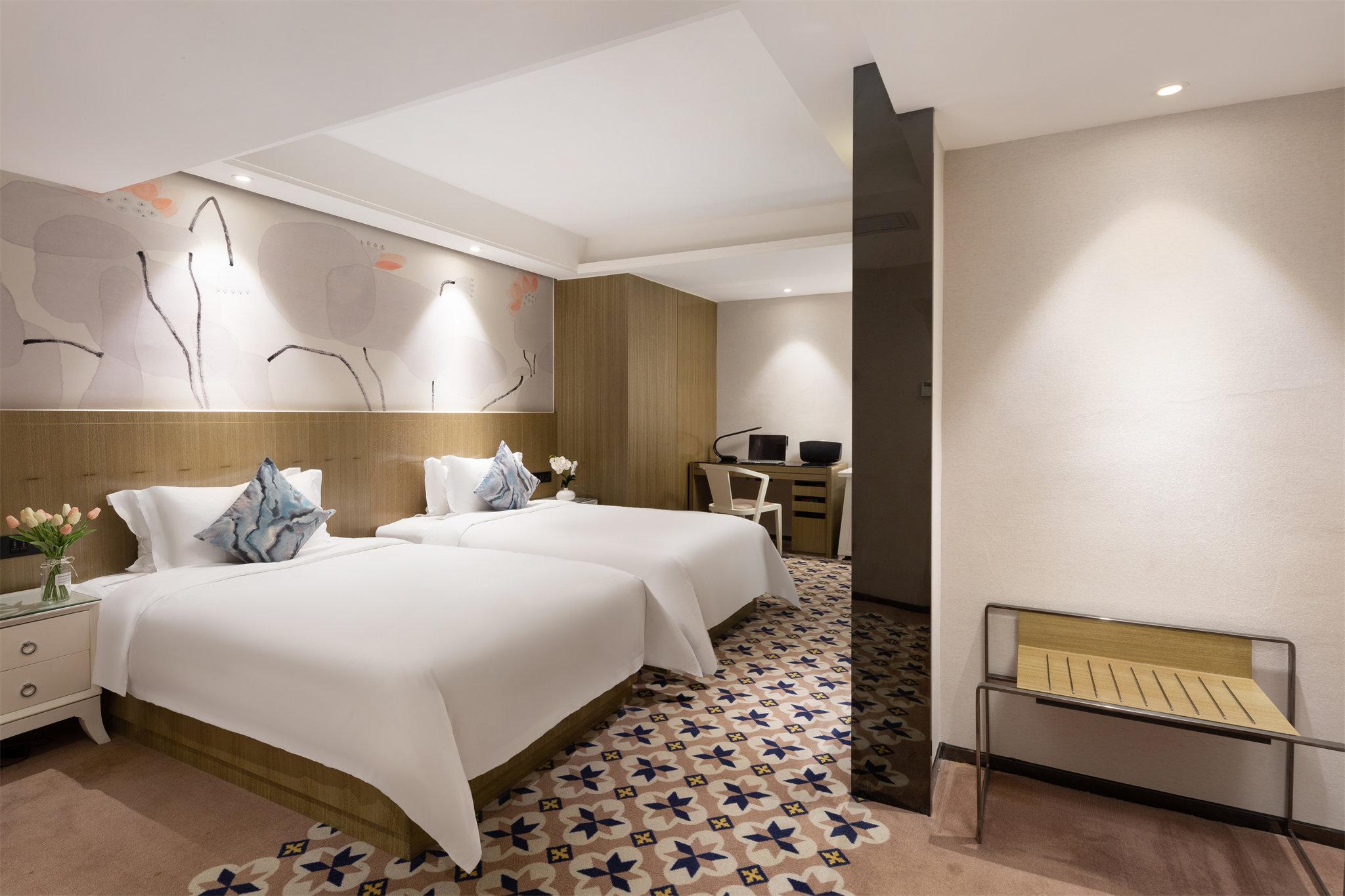 Paco Hotel Gangding Metro Guangzhou-Free Shuttle Bus Fir Canton Fair 4*