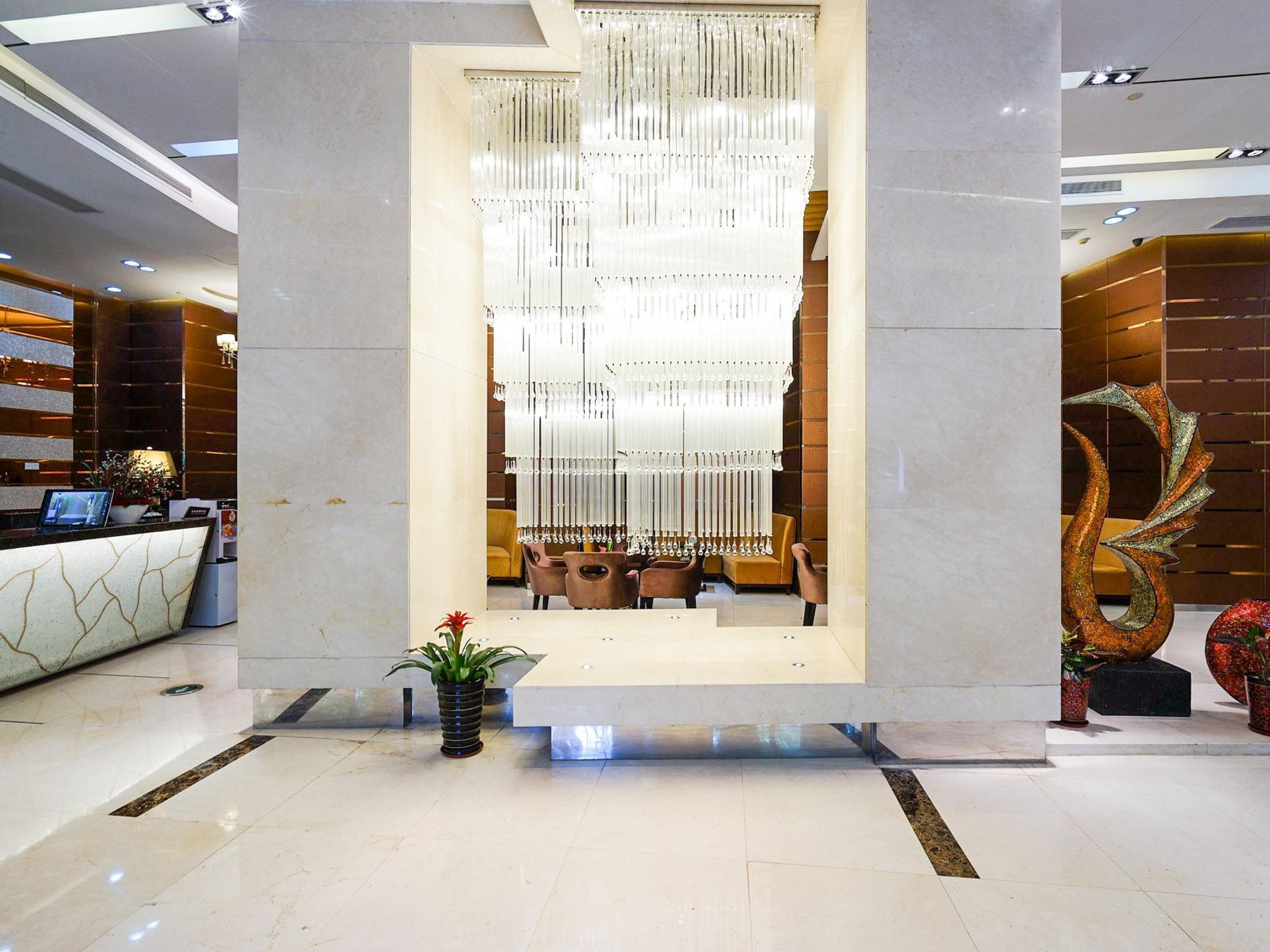 Hotel Easun Guotai 4*
