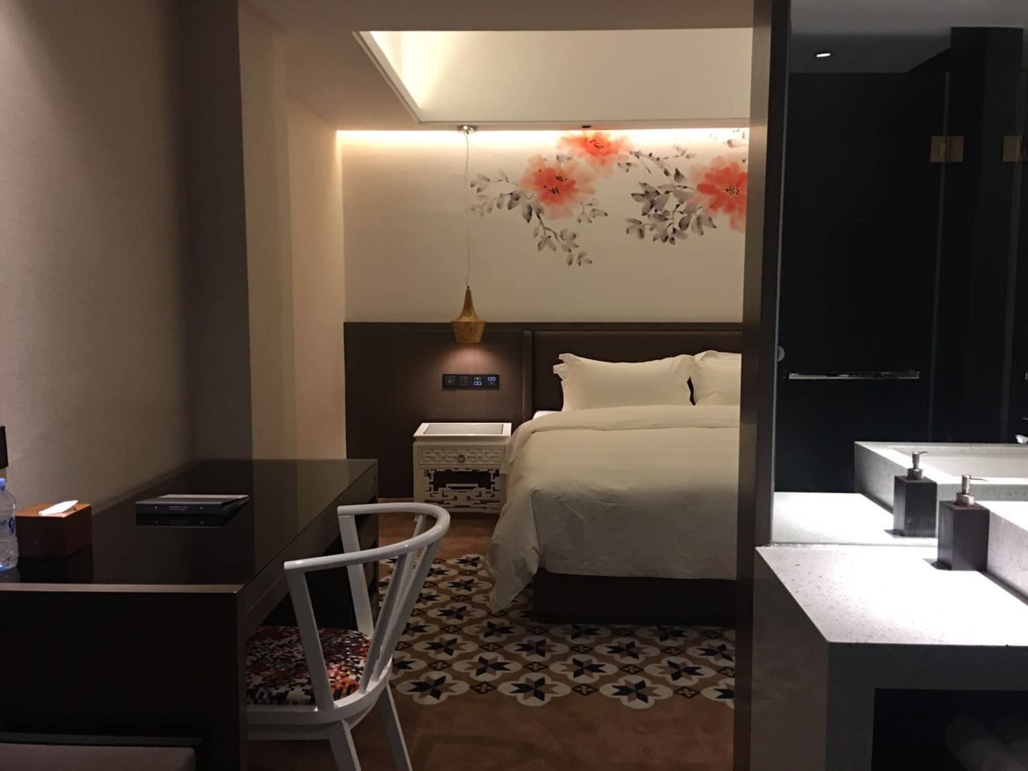 Hotel Paco Dongpu Guanghzou -free Shuttle Bus For Fair 4*