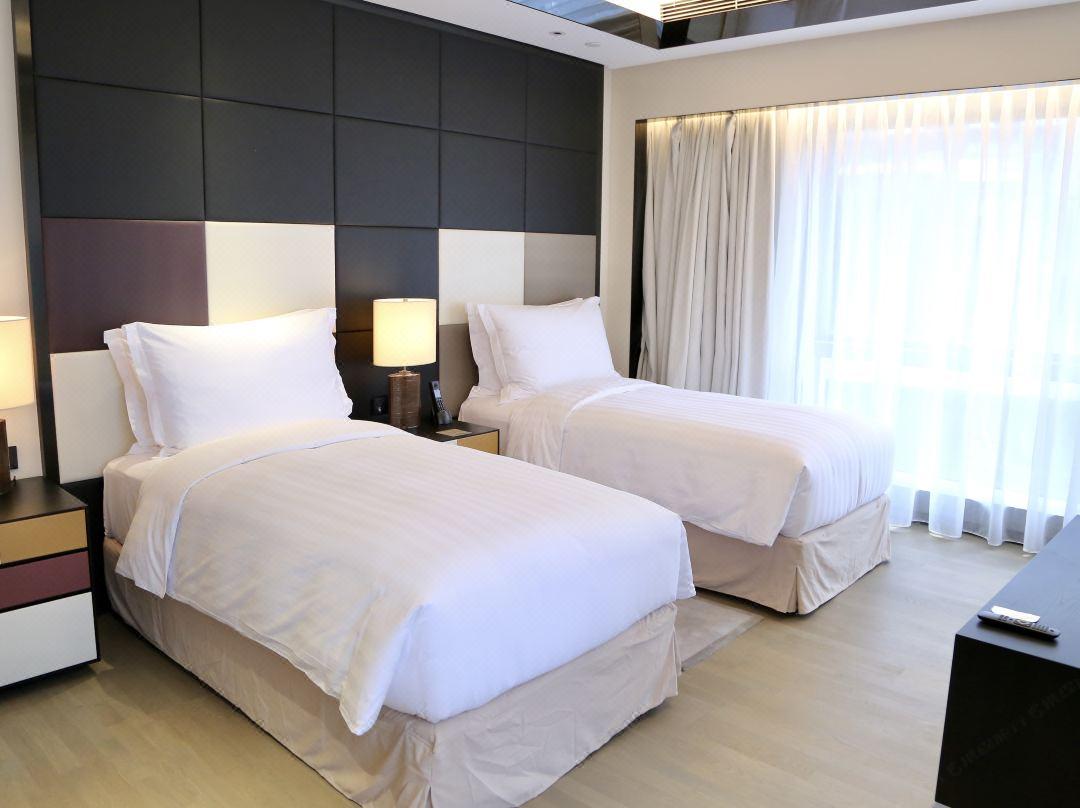 Jumeirah Living - Complimentary Shuttle Bus To Fair Complex