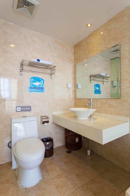 Hotel 7days Tianhe Tangxia Junjing Huayuan 2*