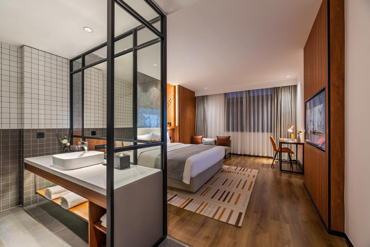 Ausotel Wow Huadu Sunac Land 4* Canton