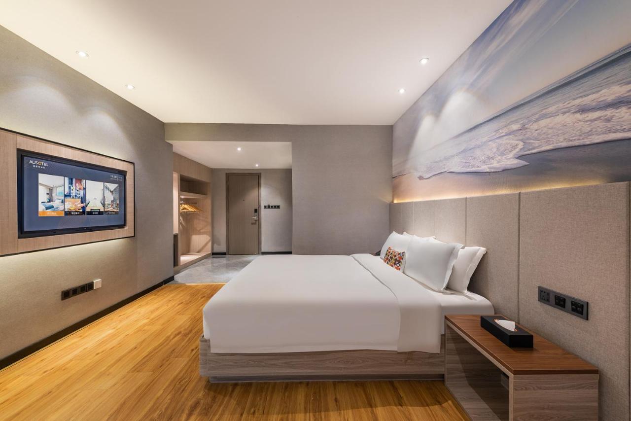 Ausotel Wow Huadu Sunac Land 4*
