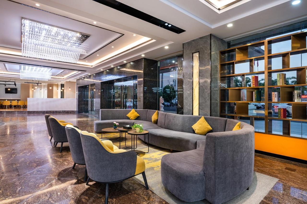 Ausotel Wow Huadu Sunac Land Hotel Canton