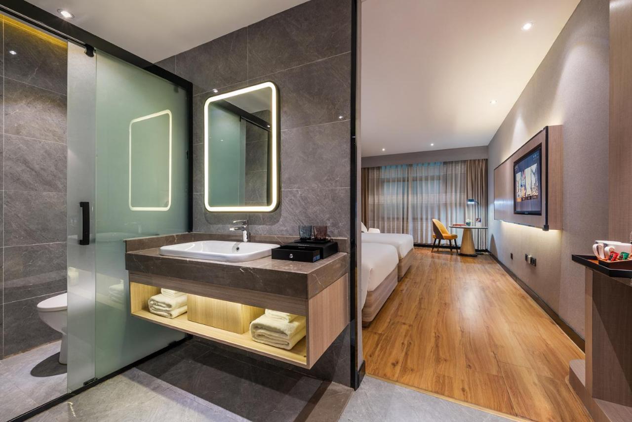 Ausotel Wow Huadu Sunac Land Hotel