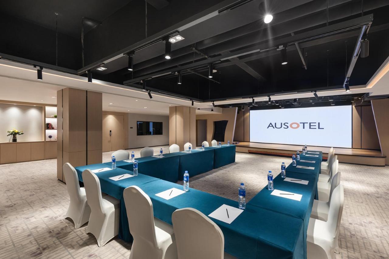 Hotel Ausotel Wow Huadu Sunac Land 4*
