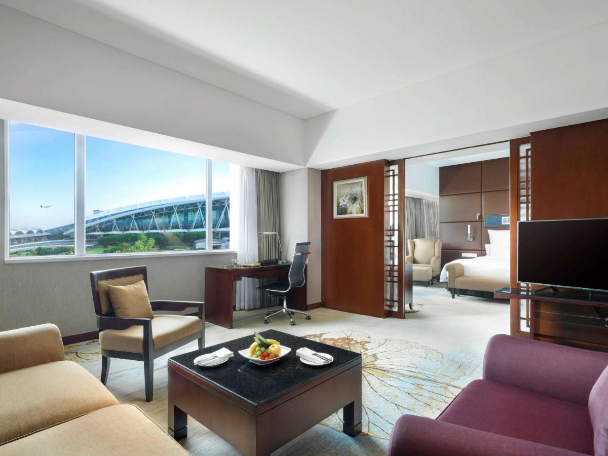 Pullman Baiyun Airport - Free Shuttle Bus & Official Registration Agency During Fair Hotel 5*
