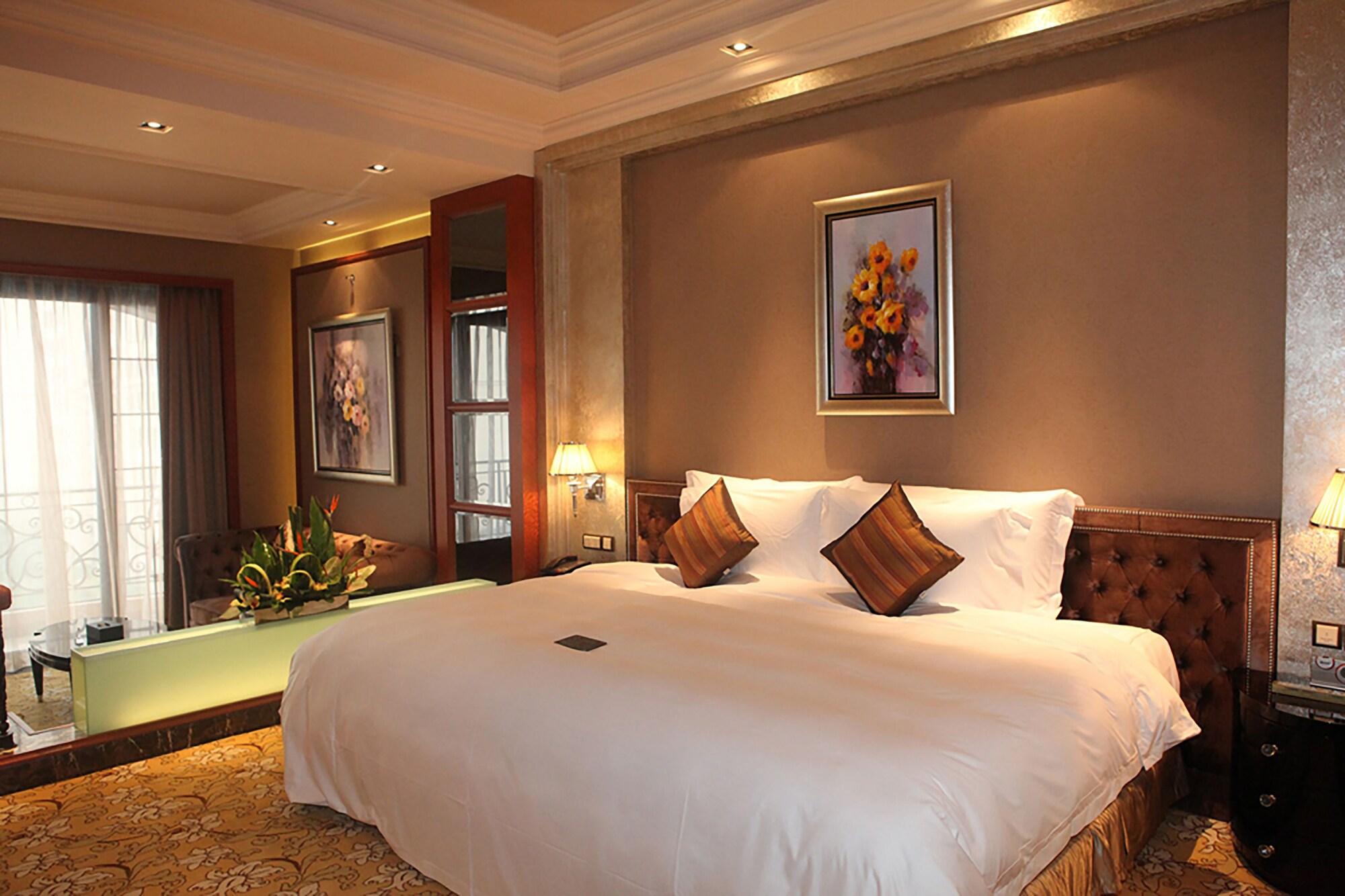 Chateau Starriver Peninsula Hotel 5*