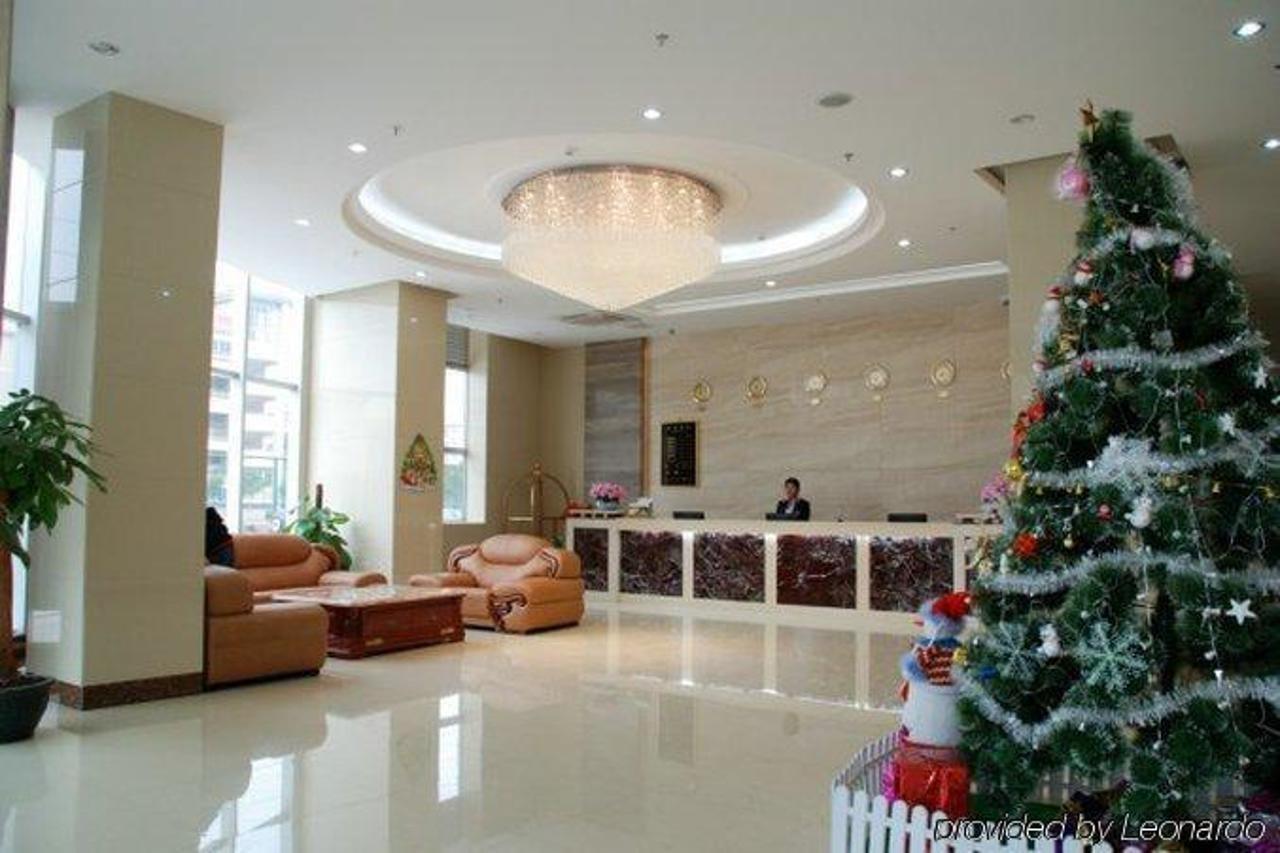 Hotel Fenglaiyi Business Hotel 2*
