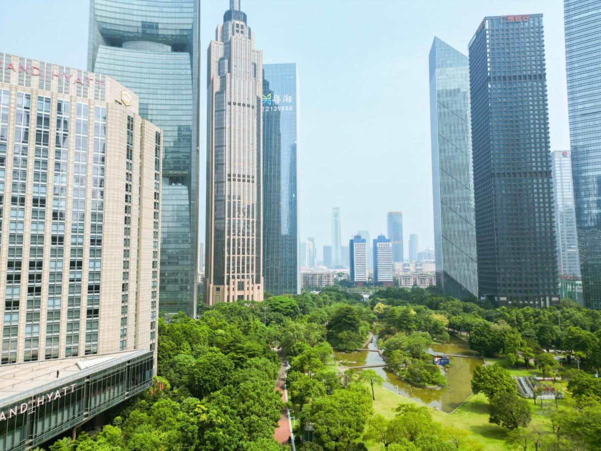 Hotel Grand Hyatt - Free Shuttle Between And Exhibition Center During Fair 5*