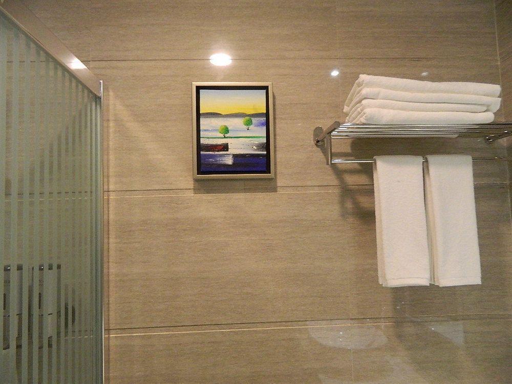 Hotel Sealy Hotel,