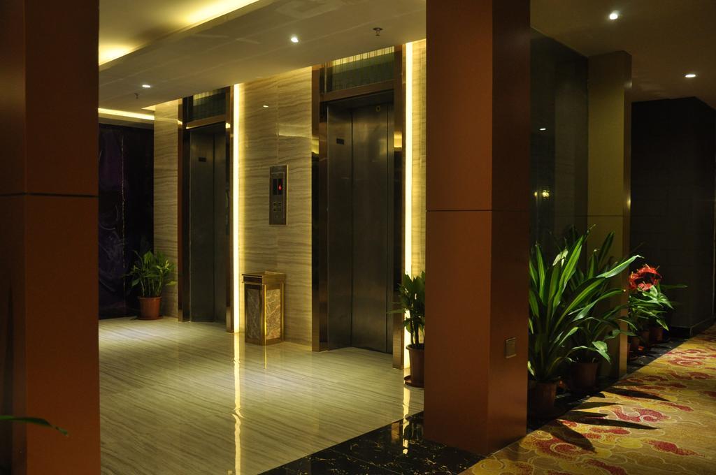 Li Yang 3* Guangzhou