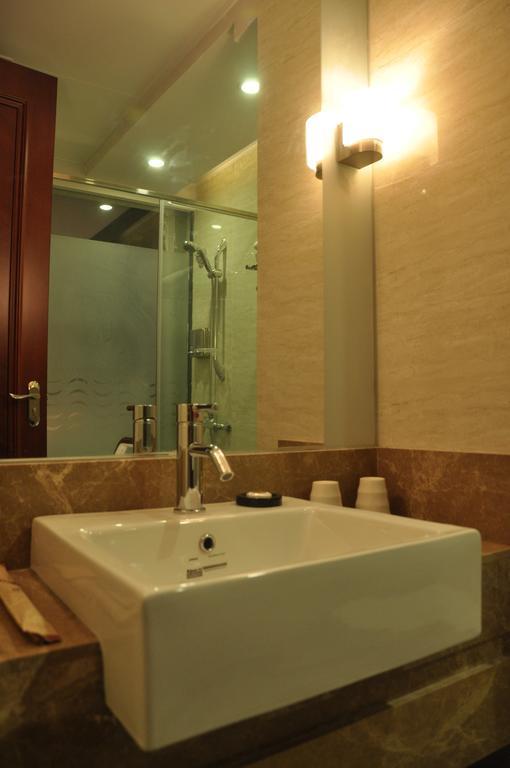 Li Yang Hotel