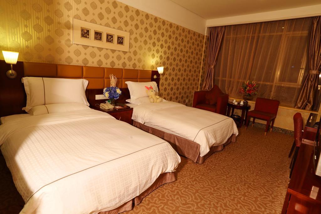 Yulong Hotel Hotel