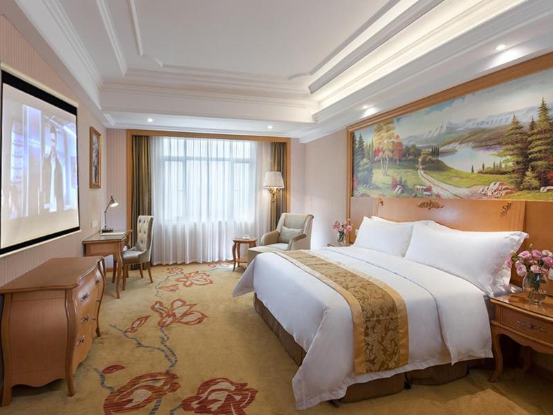 Vienna Tianhe Bus Station Hotel