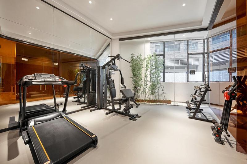 Fengyue Light Shang Baiyun Airport Store Hotel 4*