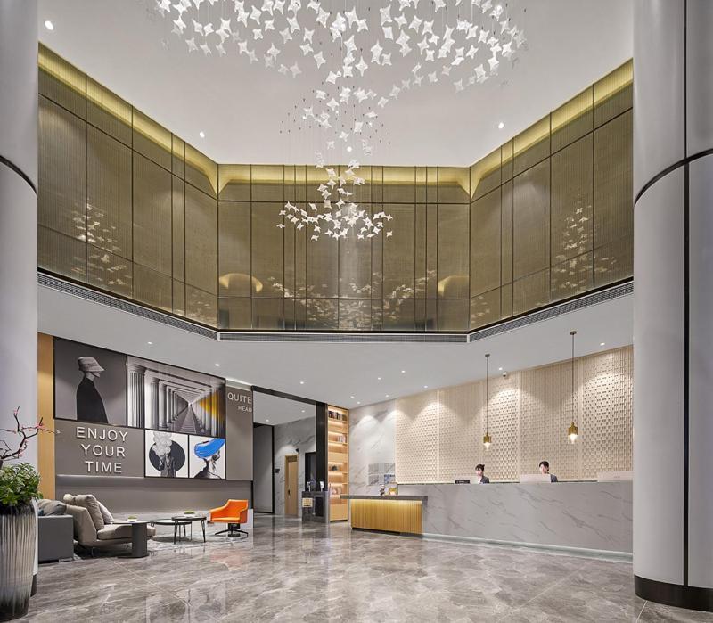 Hotel Fengyue Light Shang Baiyun Airport Store 4*
