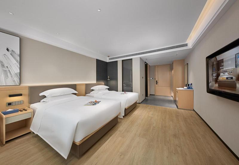 Fengyue Light Shang Baiyun Airport Store Hotel 4*