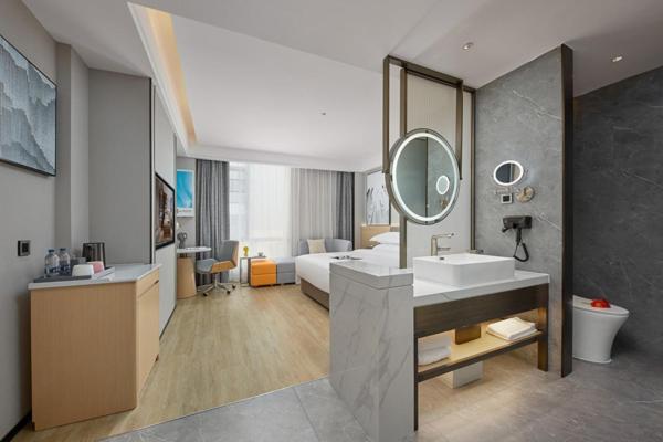 Hotel Fengyue Light Shang Baiyun Airport Store 4*