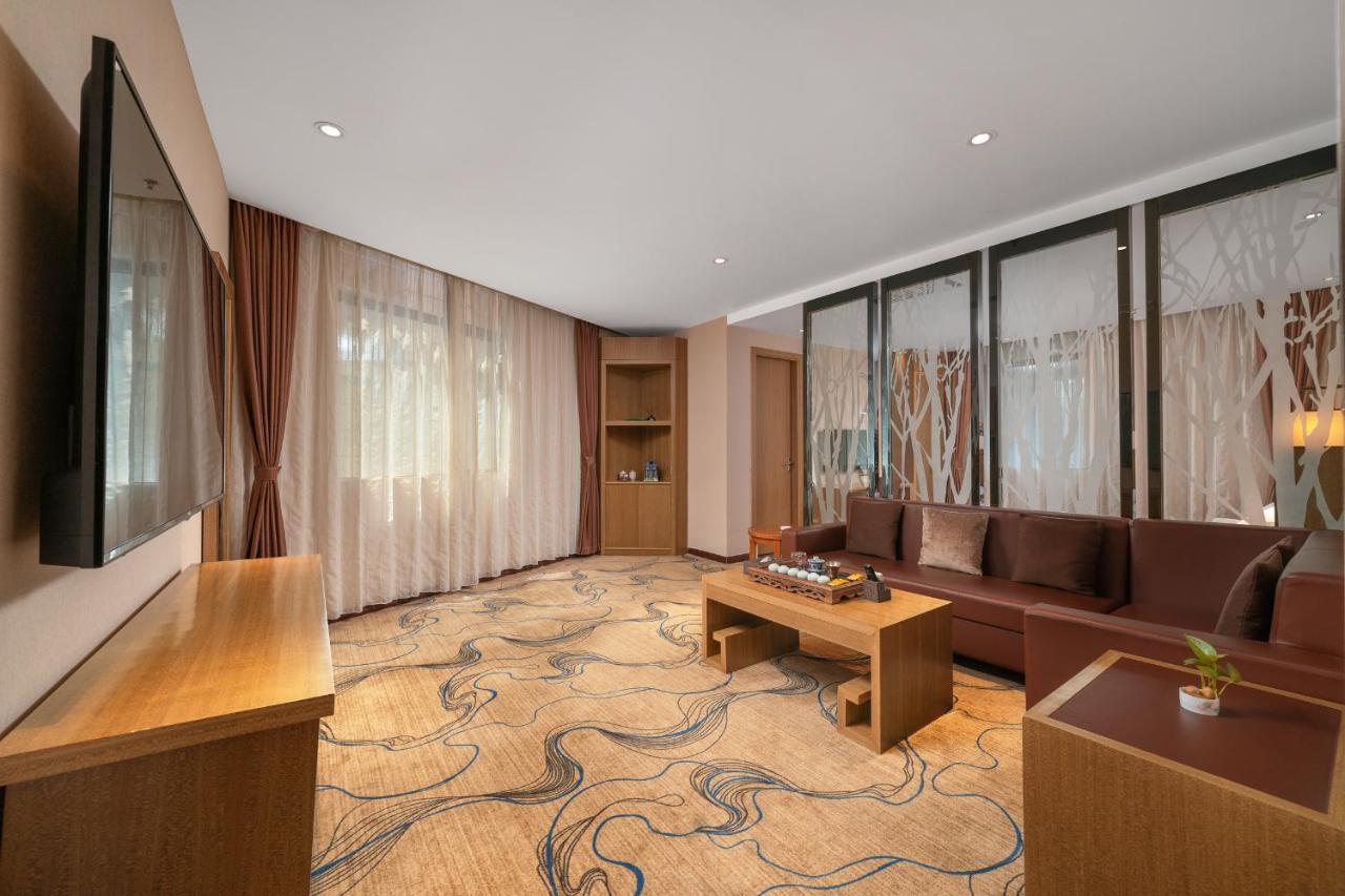 Hotel Boyi 3*