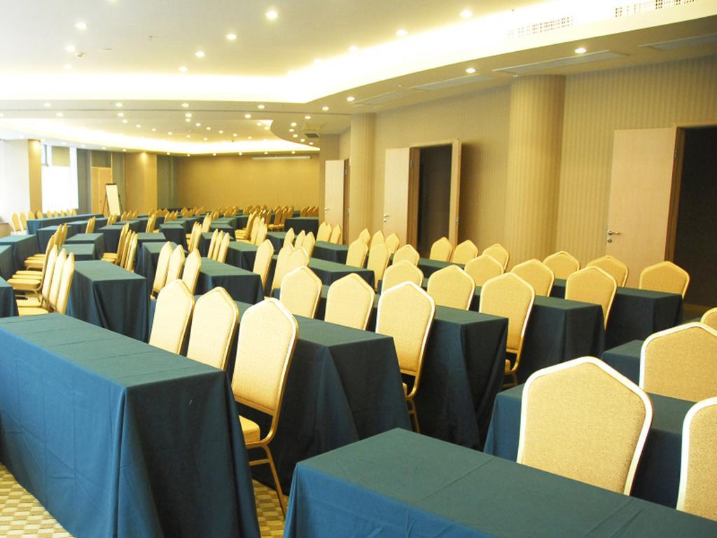 Days Hotel 4*