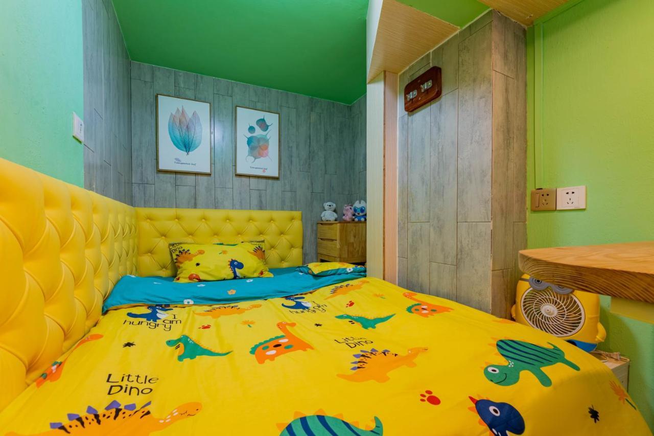 Apartment He She Art *