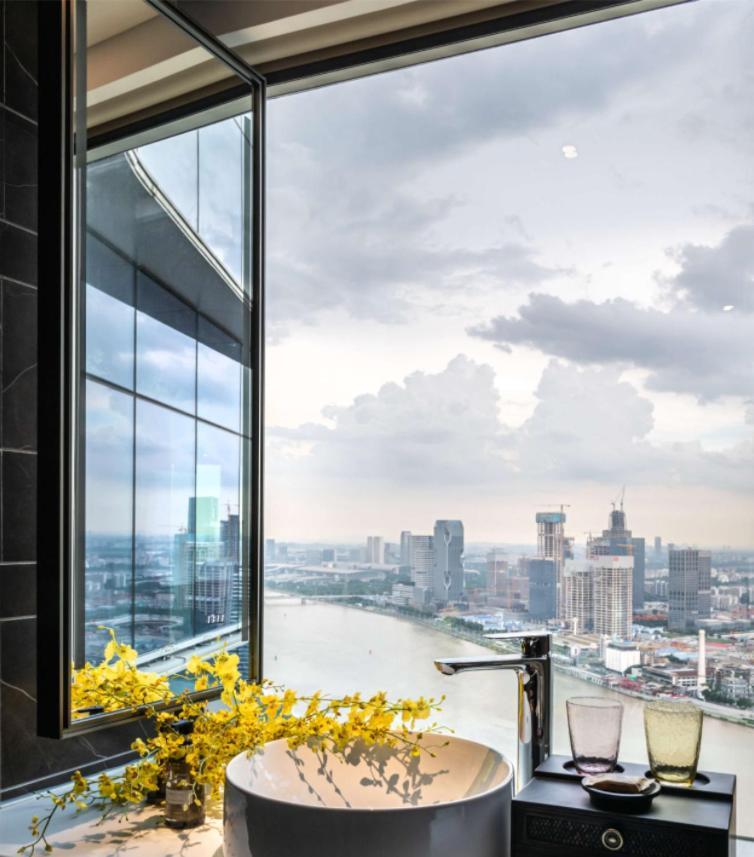 Elegant Hotel 5*