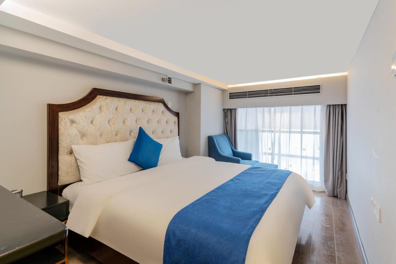 Raffles Executive Apartment: Fair Convenience At Zhengjia Plaza Apartment