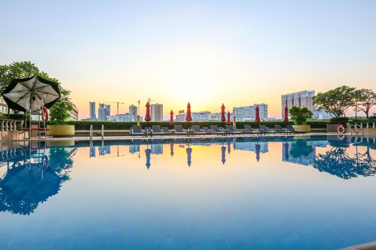 China - Subway Direct To Pazhou Exhibition Center, Free Shuttle During Fair & Exhibitor Registration Counter Hotel