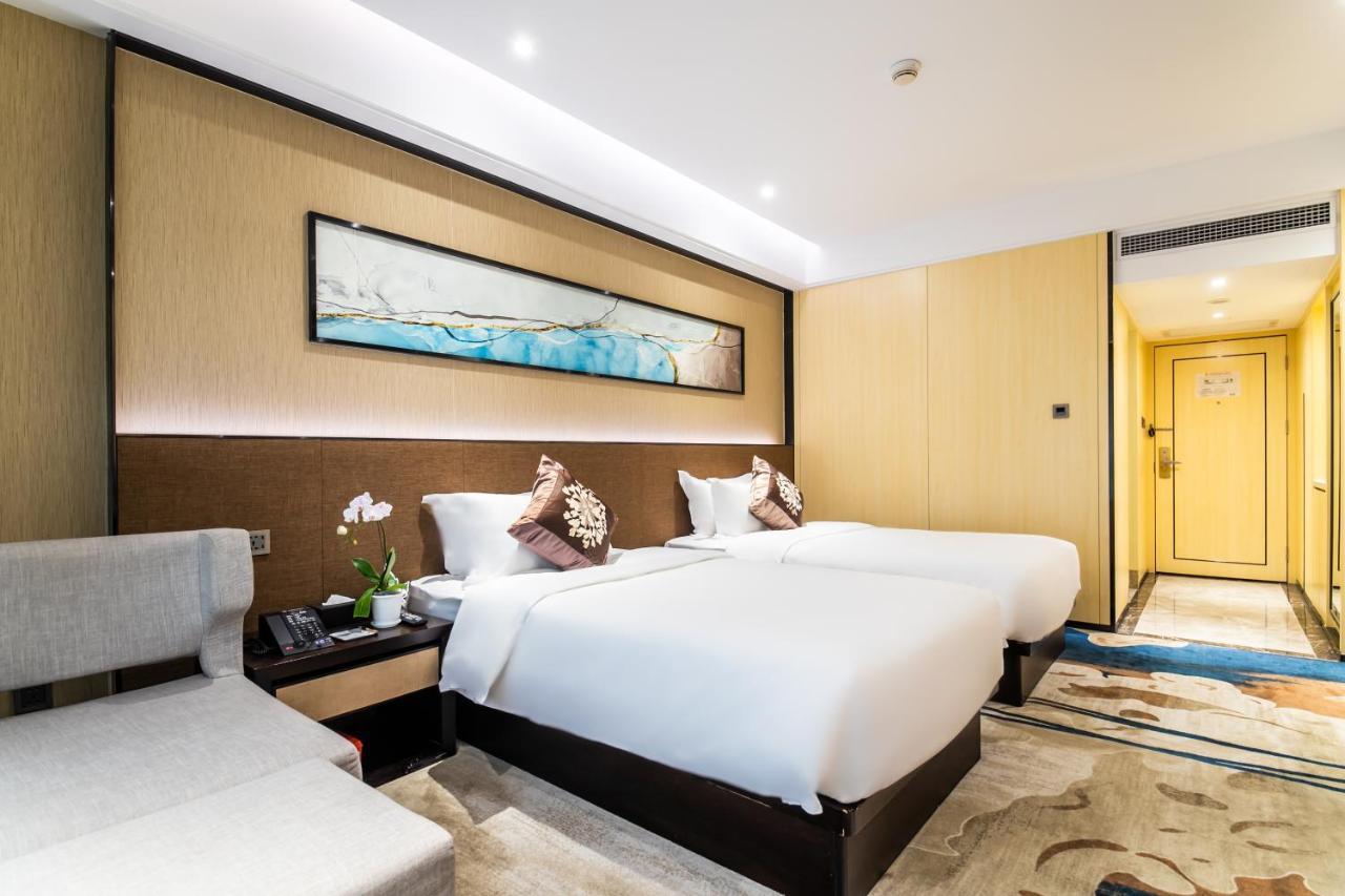 Landmark International 4* Canton