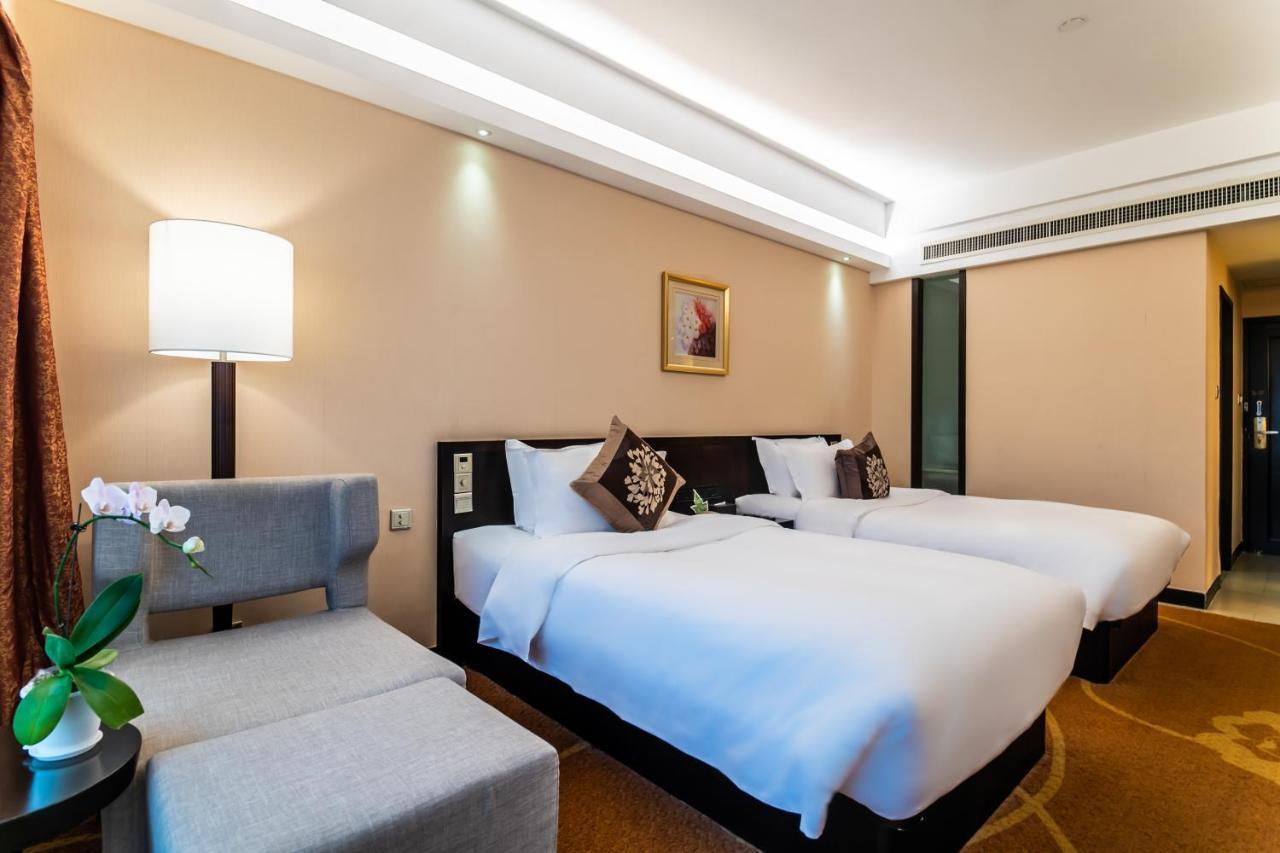 Landmark International 4*