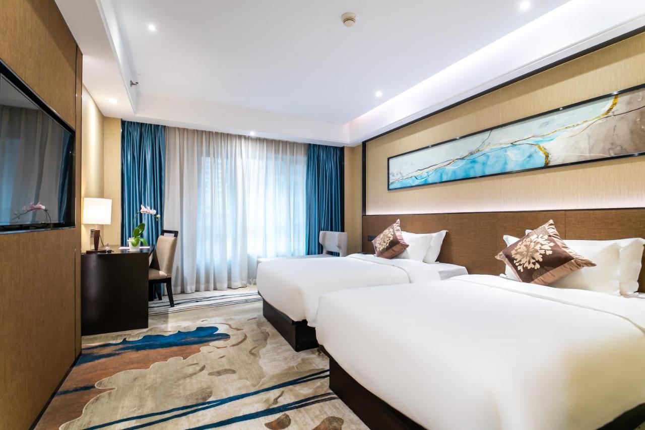 Landmark International Hotel 4*