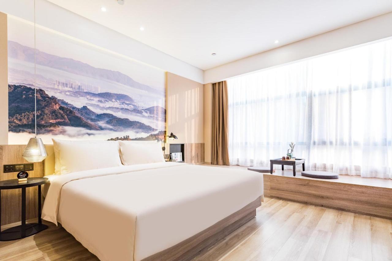 Atour Jiangtai Road Station Hotel