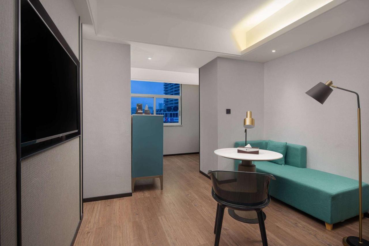 Hotel Ramada Encore By Wyndham Jiangnan West 4*