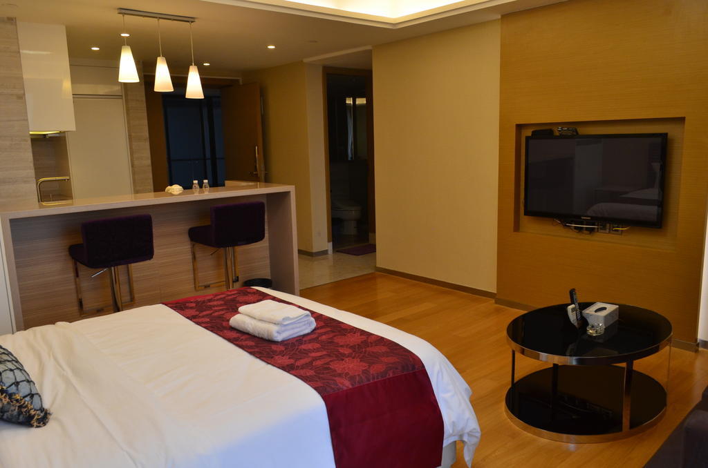 Private - Wealth Century Square 3*